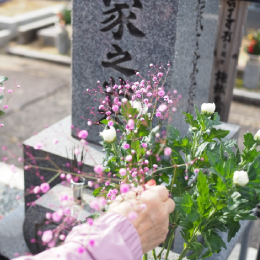 永代供養での法事は必要？お墓参りの仕方や服装も解説